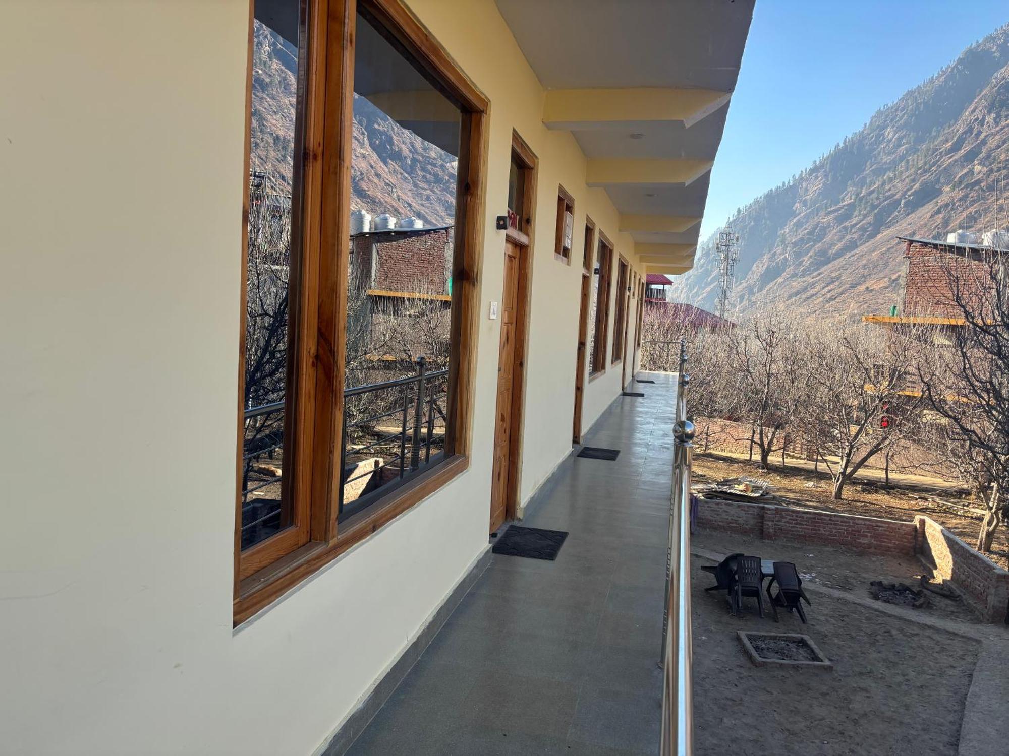 Shalom Guesthouse And Cafe Kalgha Εξωτερικό φωτογραφία