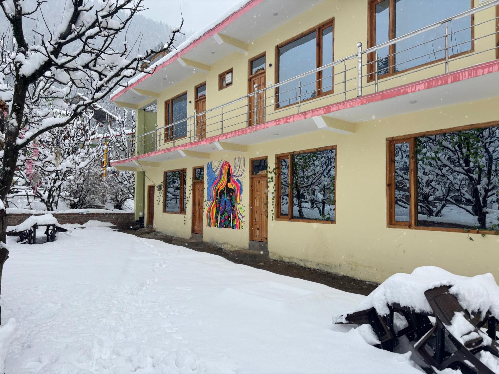 Shalom Guesthouse And Cafe Kalgha Εξωτερικό φωτογραφία