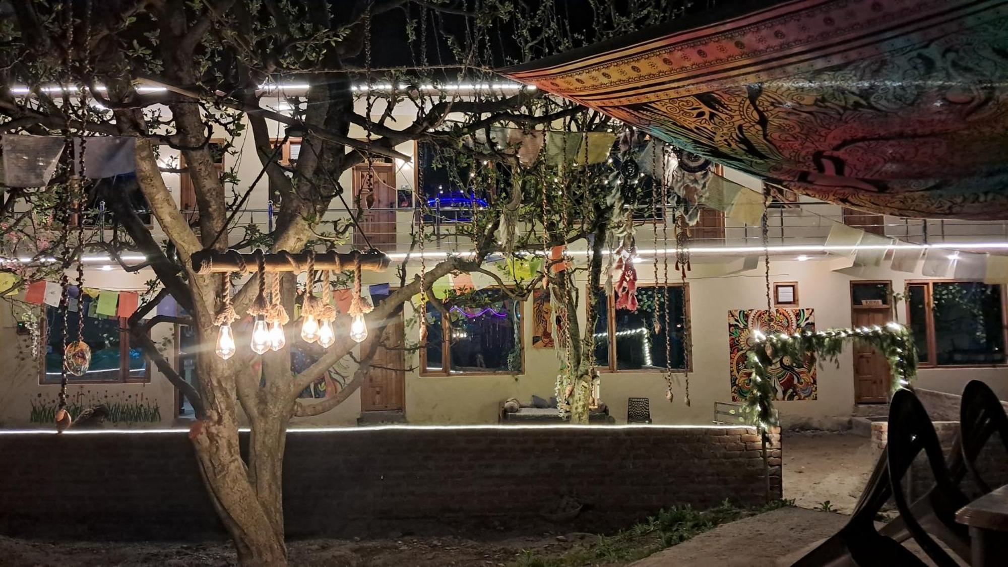 Shalom Guesthouse And Cafe Kalgha Εξωτερικό φωτογραφία