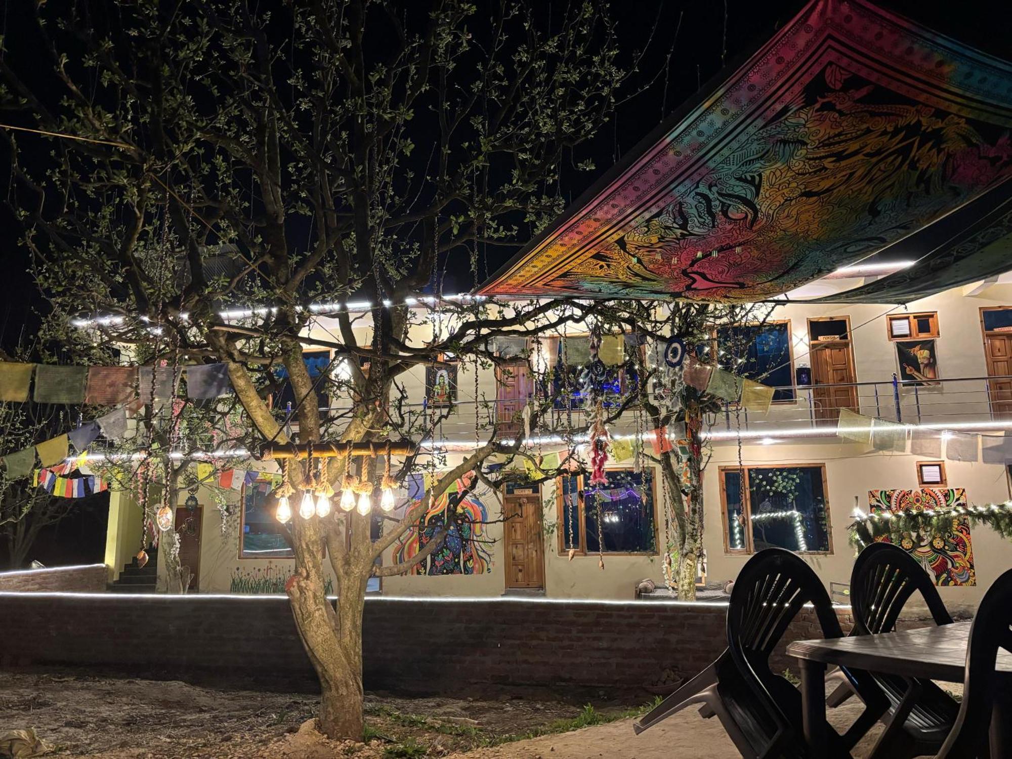 Shalom Guesthouse And Cafe Kalgha Εξωτερικό φωτογραφία