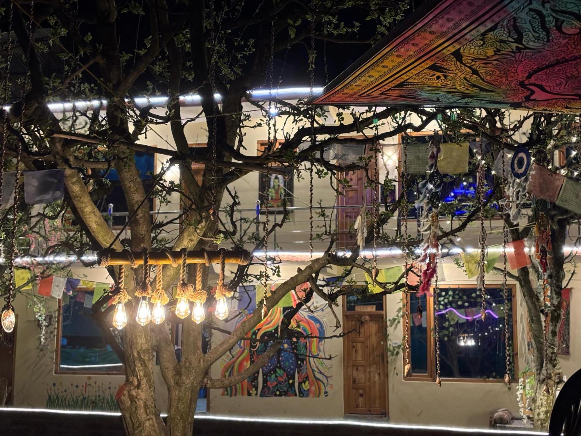 Shalom Guesthouse And Cafe Kalgha Εξωτερικό φωτογραφία